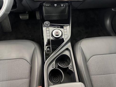 Used 2025 Kia Niro Wind w/ Wind Preserve Package FWD image 16