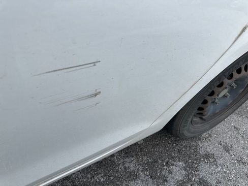 Used 2011 Volkswagen Golf 4-Door FWD image 10