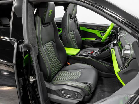 Used 2022 Lamborghini Urus image 23