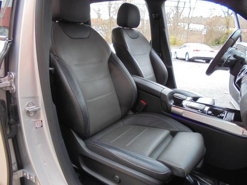 Used 2021 Mercedes-Benz GLB 35 AMG 4MATIC w/ Multimedia Package image 10