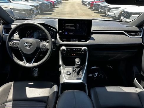 Used 2025 Toyota RAV4 XSE AWD/4WD image 19