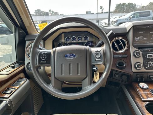 Used 2016 Ford F350 Lariat w/ Lariat Interior Package image 17