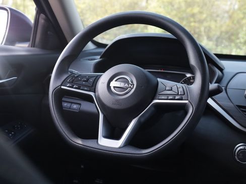 Used 2024 Nissan Altima 2.5 SV image 7