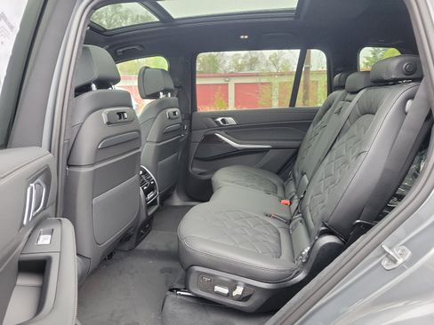 New 2025 BMW X7 xDrive40i w/ M Sport Package image 5