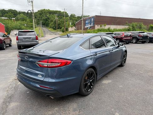Used 2019 Ford Fusion SE w/ Equipment Group 151A FWD image 5