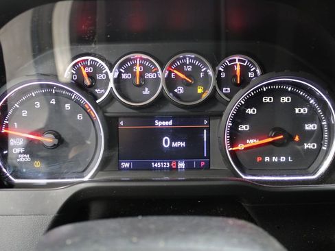 Used 2020 Chevrolet Silverado 1500 LT AWD/4WD image 21
