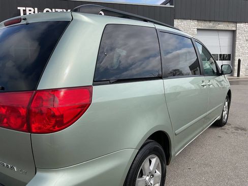 Used 2010 Toyota Sienna LE image 8