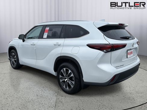 New 2026 Toyota Highlander XLE AWD/4WD image 4