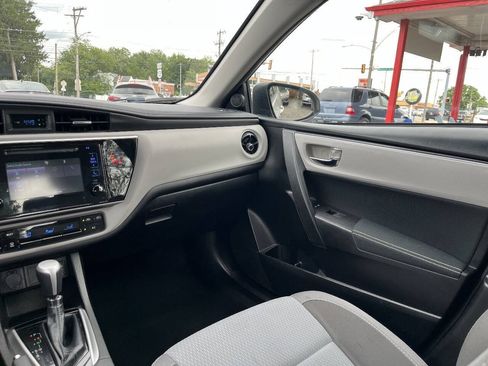 Used 2018 Toyota Corolla LE FWD image 12