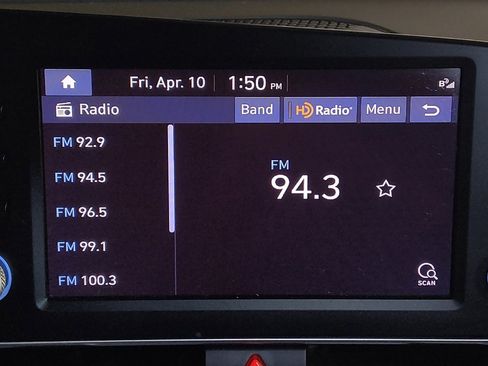 Used 2023 Hyundai Elantra SEL image 25