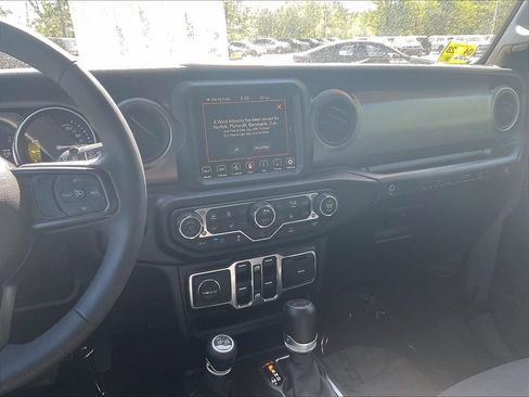 Used 2023 Jeep Wrangler Unlimited w/ Sun & Screen Package AWD/4WD image 18
