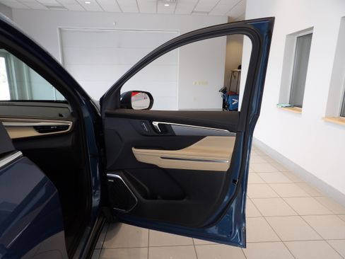 Used 2025 Buick Enclave Preferred w/ Power Package image 25