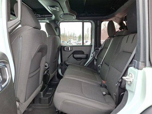 Used 2023 Jeep Wrangler Unlimited w/ Cold Weather Group image 10