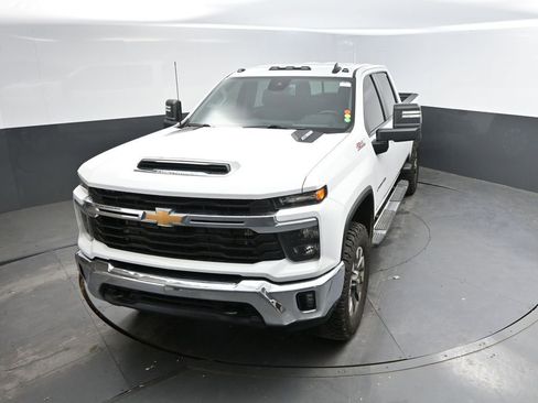 Used 2024 Chevrolet Silverado 2500 LT image 23