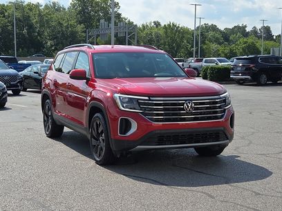 Used 2024 Volkswagen Atlas SE w/ Black Wheel Package