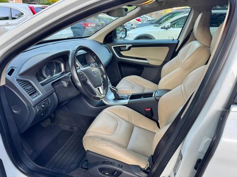 Used 2017 Volvo XC60 T6 Dynamic w/ Preferred Option Package AWD/4WD image 7