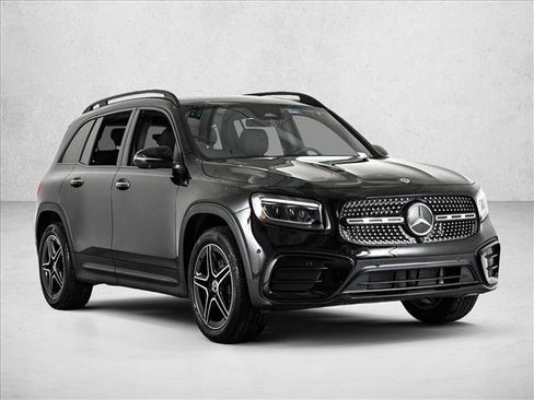 New 2026 Mercedes-Benz GLB 250 4MATIC image 3