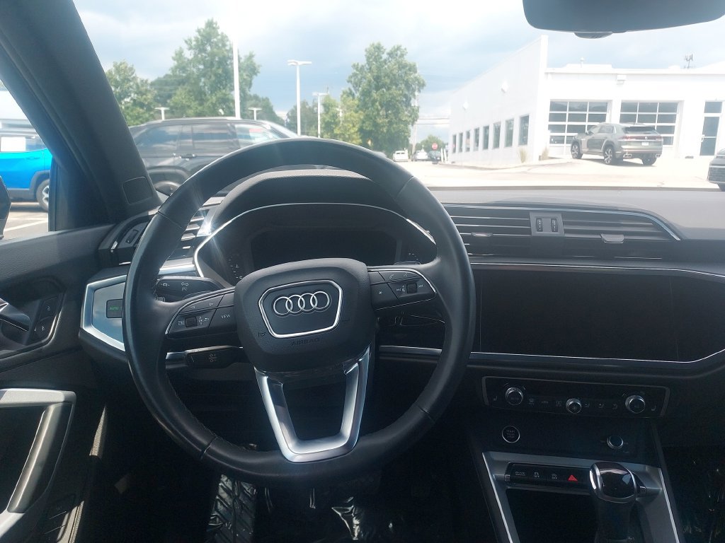 Used 2023 Audi Q3 2.0T Premium w/ Convenience Package AWD/4WD image 10
