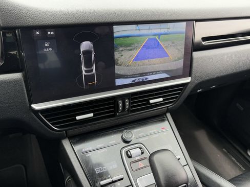 Used 2020 Porsche Cayenne image 21