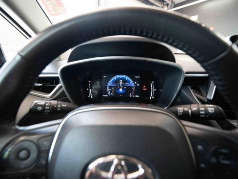 Used 2024 Toyota Corolla Cross XLE FWD image 15