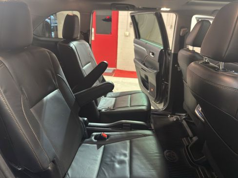 Used 2017 Toyota Highlander Limited image 26