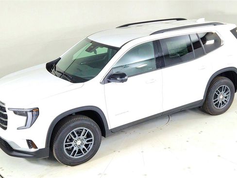New 2025 GMC Acadia Elevation image 18