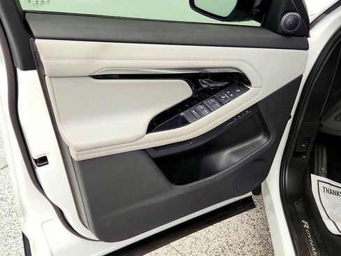 Used 2022 Land Rover Range Rover Evoque R-Dynamic S AWD/4WD image 10