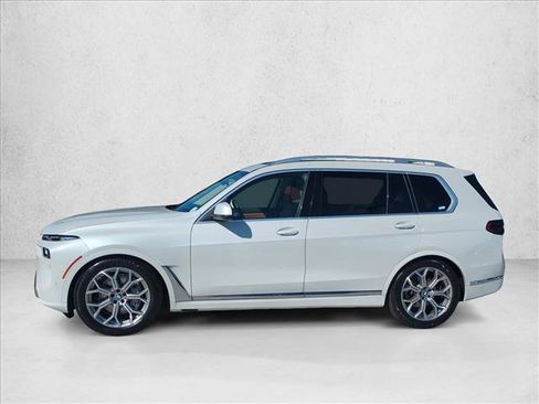 Used 2024 BMW X7 xDrive40i w/ Premium Package AWD/4WD image 9