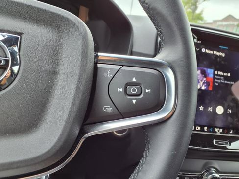 Certified 2023 Volvo XC40 B5 Plus w/ Protection Package Premier image 25