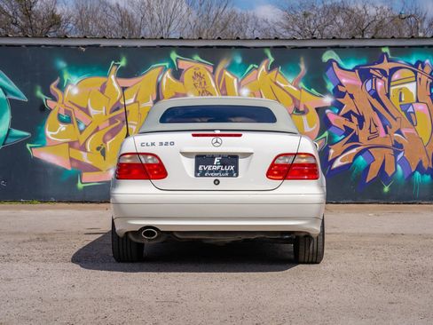 Used 2003 Mercedes-Benz CLK 320 Cabriolet image 9