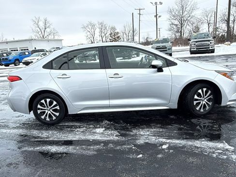 Certified 2022 Toyota Corolla LE image 9