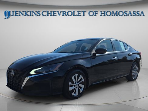 Used 2023 Nissan Altima 2.5 S image 1