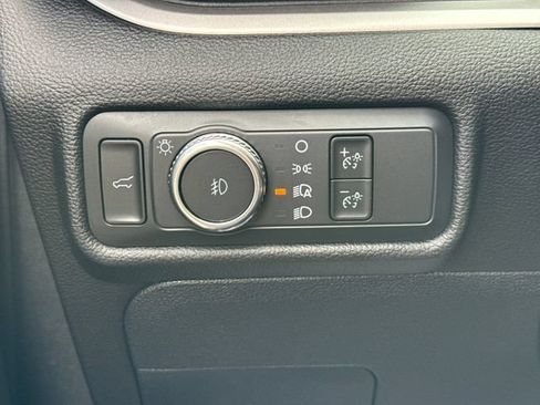 Used 2022 Ford Explorer XLT w/ Equipment Group 202A AWD/4WD image 20