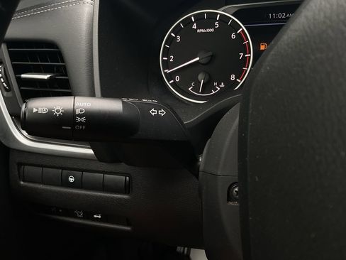 Used 2025 Nissan Rogue SV FWD image 35