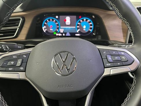 Certified 2025 Volkswagen Atlas SE w/ Panoramic Sunroof Package image 19