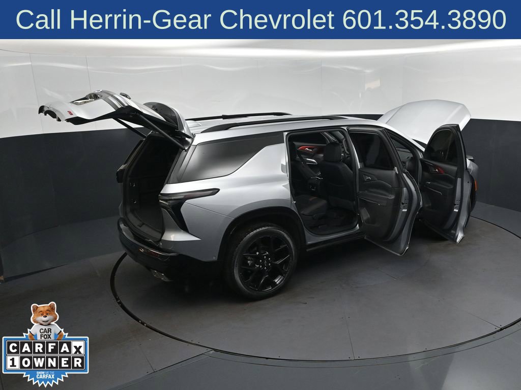 Used 2026 Chevrolet Traverse RS w/ LPO, Floor Liner Package FWD image 49