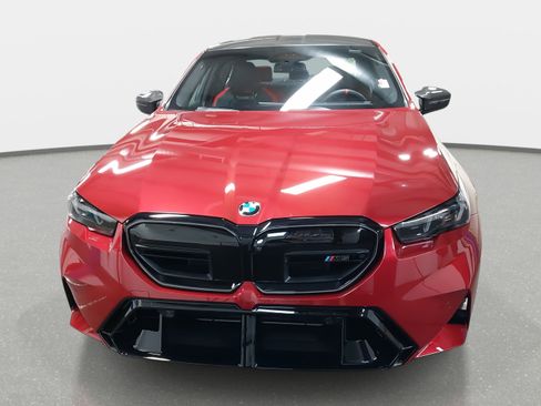 New 2026 BMW M5 w/ Carbon Package image 2