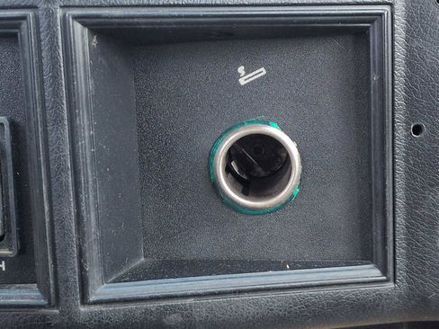 Used 1994 Jeep Cherokee SE image 27