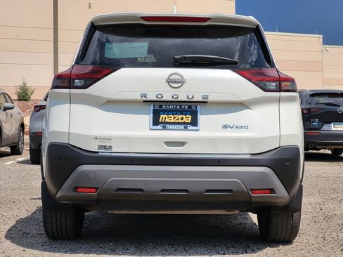 Used 2023 Nissan Rogue SV image 6