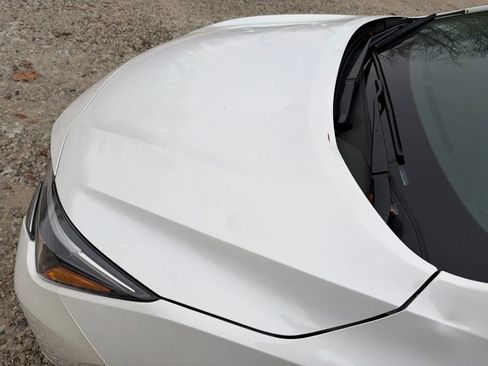 Used 2025 Nissan Versa SV image 15