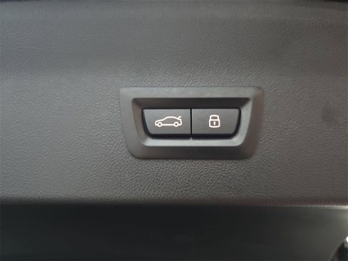 Used 2024 BMW X4 xDrive30i w/ Parking Assistance Package image 16