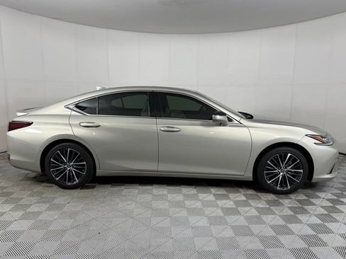 Used 2025 Lexus ES 300h w/ Premium Package image 7