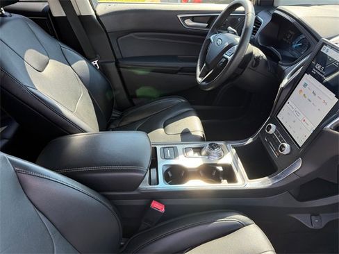 Used 2022 Ford Edge Titanium w/ Equipment Group 301A image 22