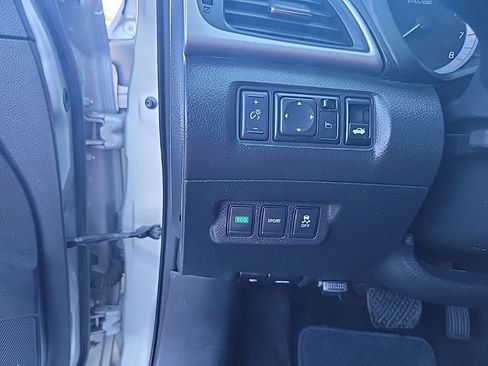 Used 2015 Nissan Sentra SV FWD image 21