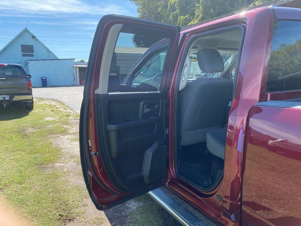 Used 2018 RAM 1500 Express w/ Express Value Package AWD/4WD image 15