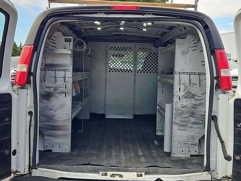Used 2016 GMC Savana 2500 RWD image 10
