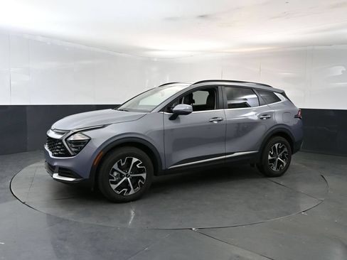 Used 2025 Kia Sportage EX w/ Premium Package AWD/4WD image 2