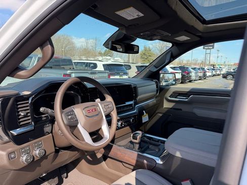 New 2026 GMC Sierra 1500 SLT w/ SLT Premium Package AWD/4WD image 16