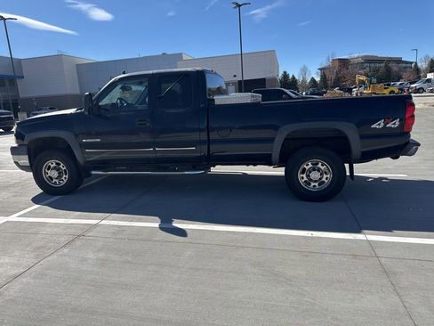 Used 2006 Chevrolet Silverado 2500 LT w/ Onstar Plus Package image 8