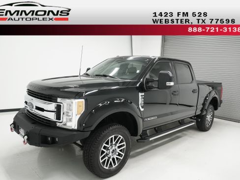 Used 2017 Ford F250 XLT w/ XLT Value Package AWD/4WD image 1